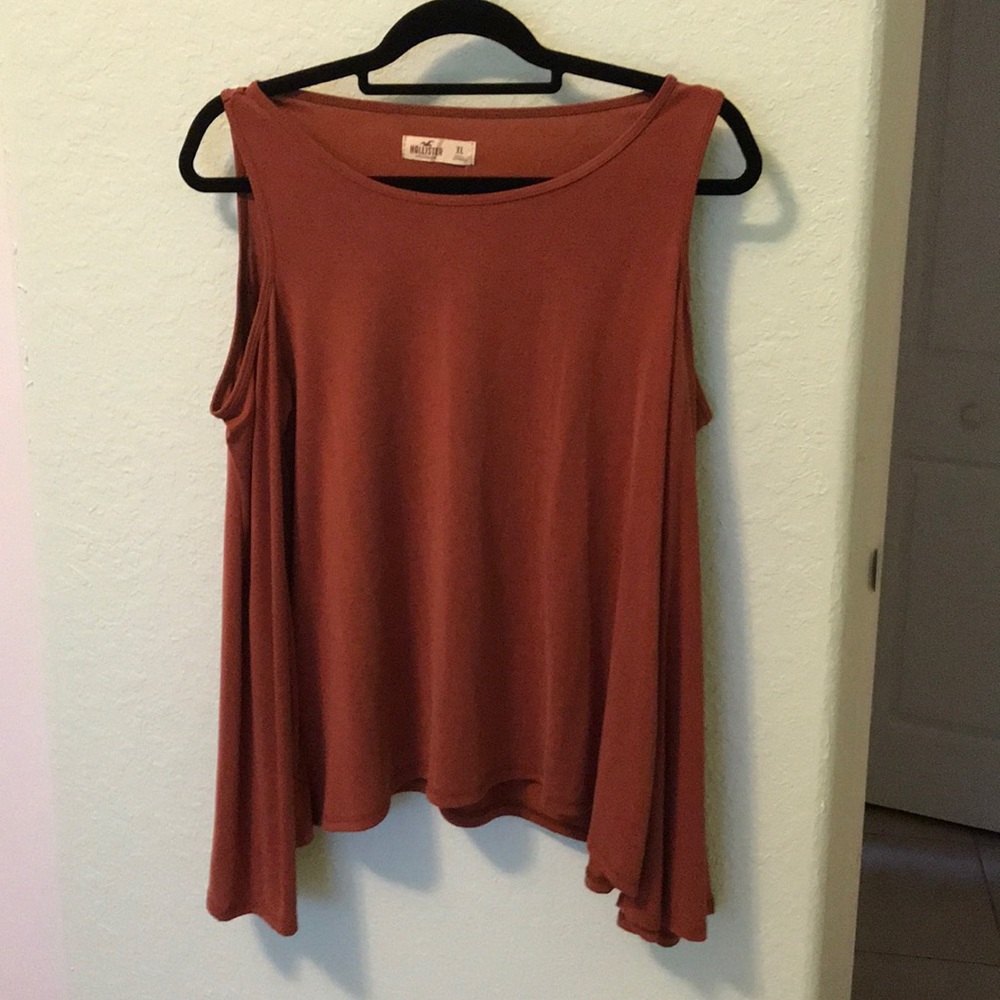 Hollister open shoulder blouse